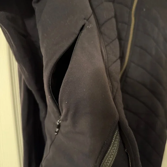 Lululemon fleece out jacket size 8 - Picture 5 of 8